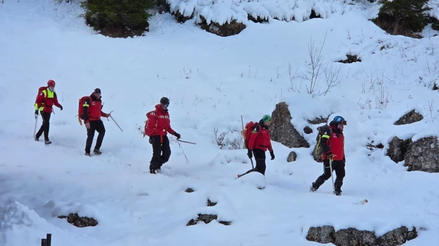 Salvamontiștii brașoveni, avertizare pentru turiști: condiții meteo periculoase în perioada următoare. Recomandările salvatorilor montani